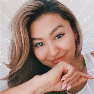 Meet your Posher, Lia